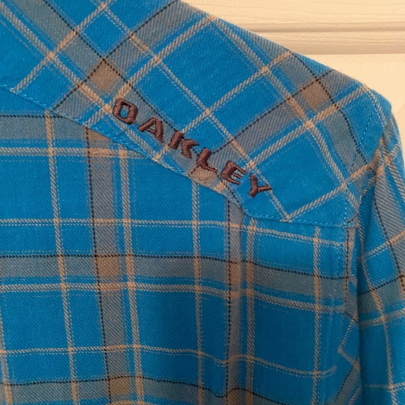 Oakley men’s button up - Picture 6 of 6